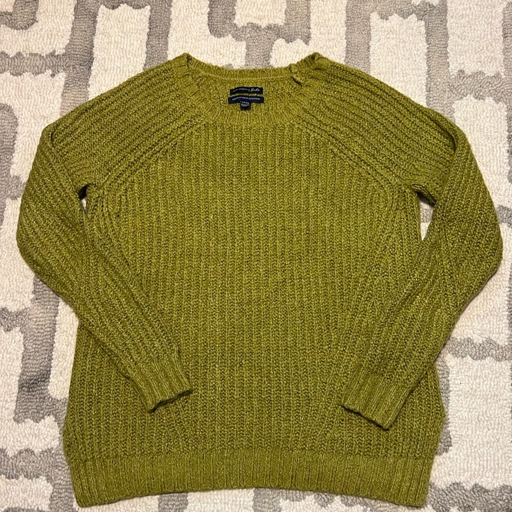 American Eagle Avocado Green Sweater - S